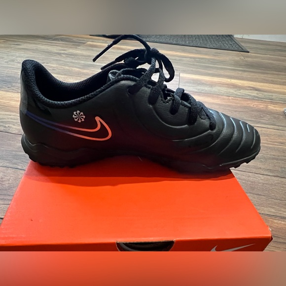 { nike} Kids' JR Legend 10 Club Turf Soccer Cleats, 3.5y - Picture 5 of 5